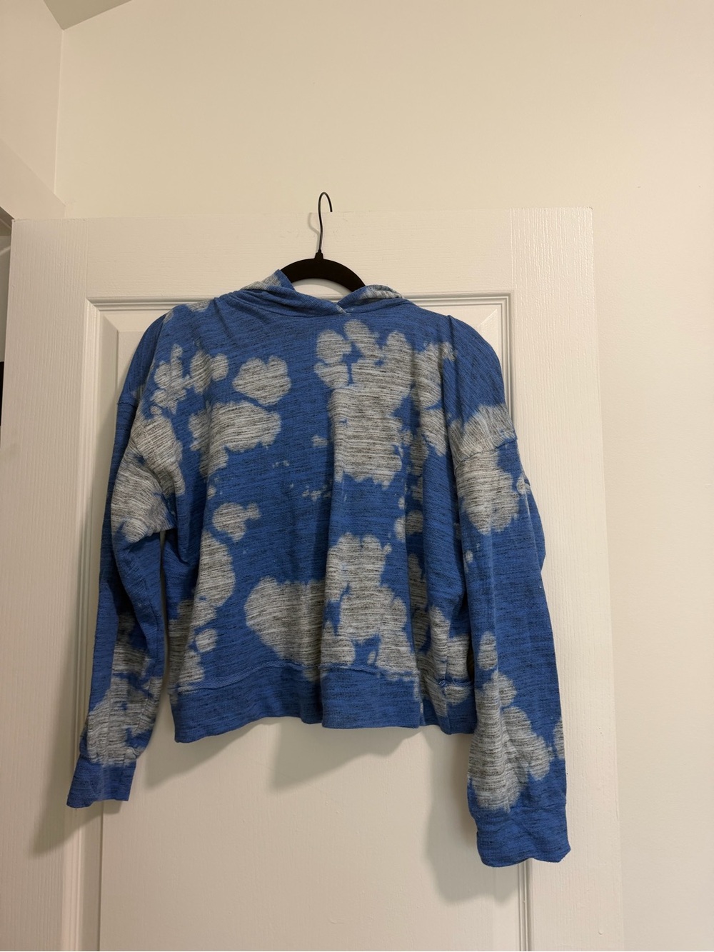 Blue tie-dye hoodie with splotches Maronie size small  #tiedye #colorful